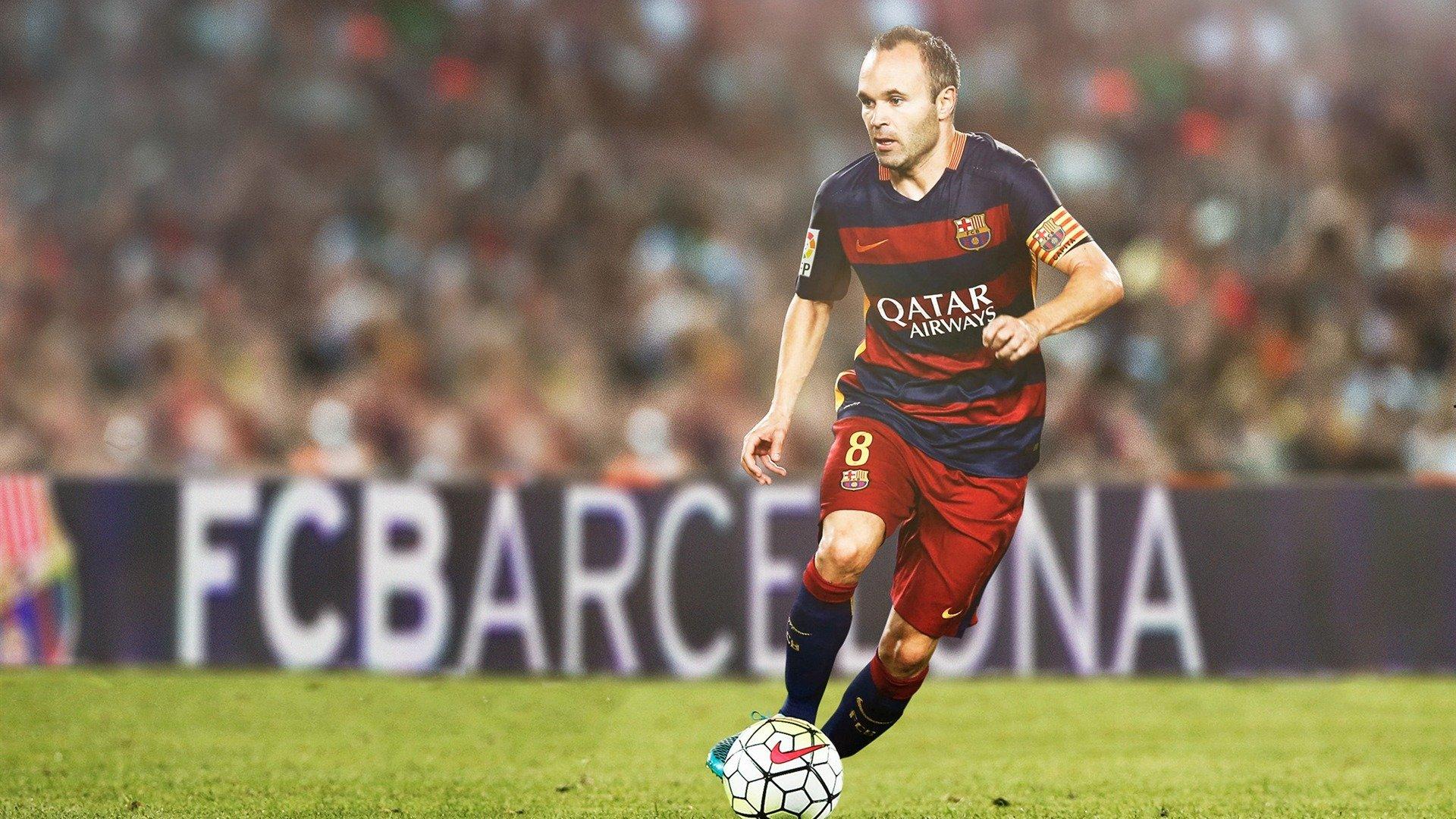 当偶像首次在你面前踢球，泪水是否已盈眶？