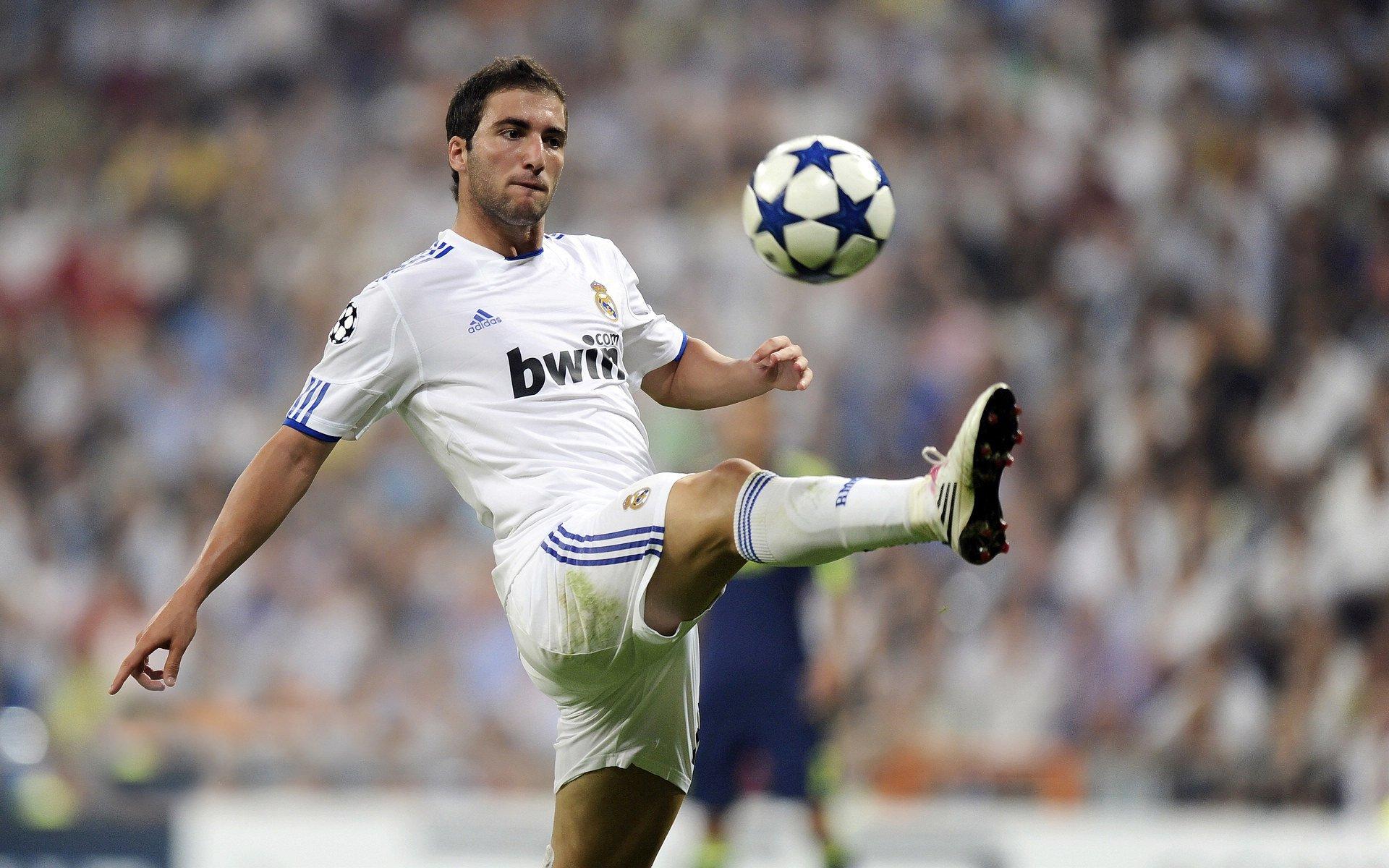 足球王国亦是德比热土 贝利生涯经典德比映照巴西足球灵魂